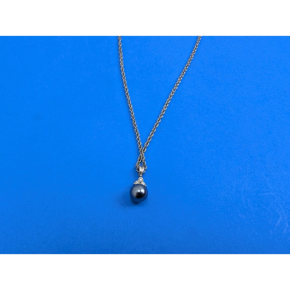 Vintage Silver Tone Faux Colored Pearl Thin Classy Necklace